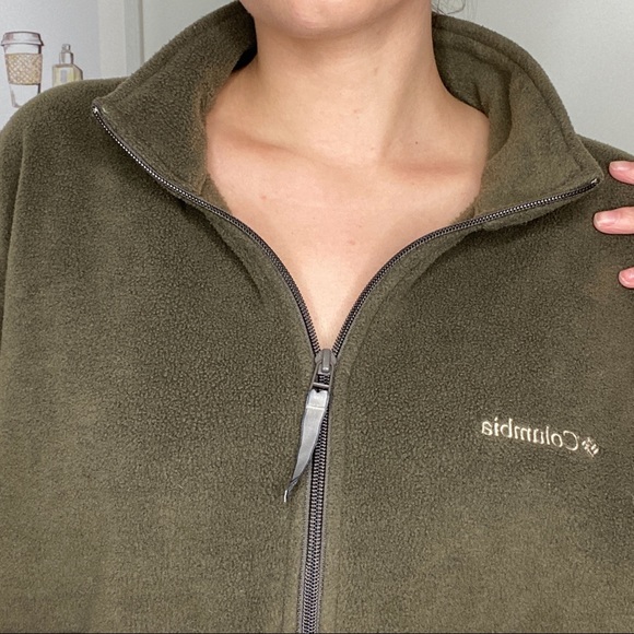 *SOLD ON DEPOP* Columbia Pullover - Picture 2 of 4